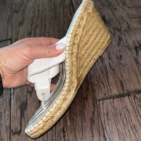 Adorable Wedge Thong Burberry Leather Shoes Sz 39 - Picture 5 of 6